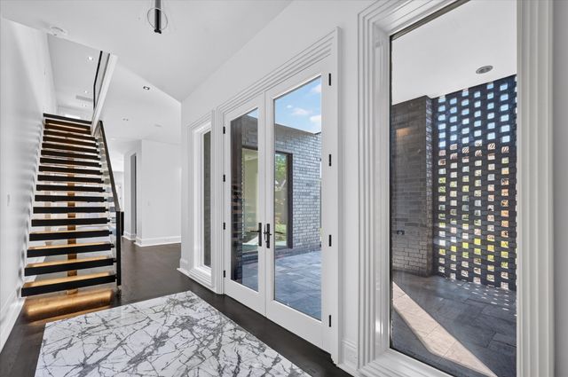 6404 Lakehurst Avenue, Dallas, TX 75230