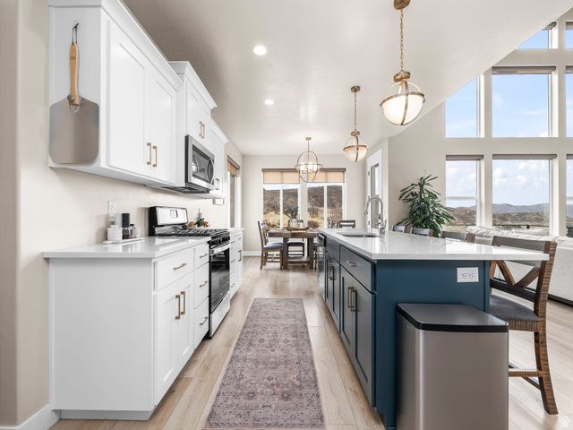 102 S ELK RIDGE DR, Elk Ridge, UT 84651