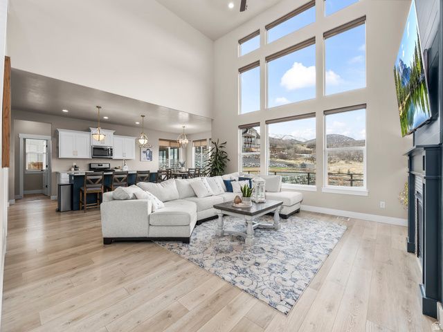 102 S ELK RIDGE DR, Elk Ridge, UT 84651