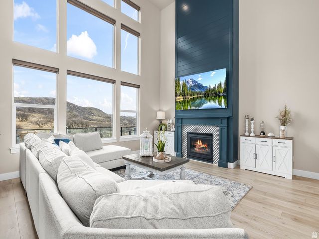 102 S ELK RIDGE DR, Elk Ridge, UT 84651