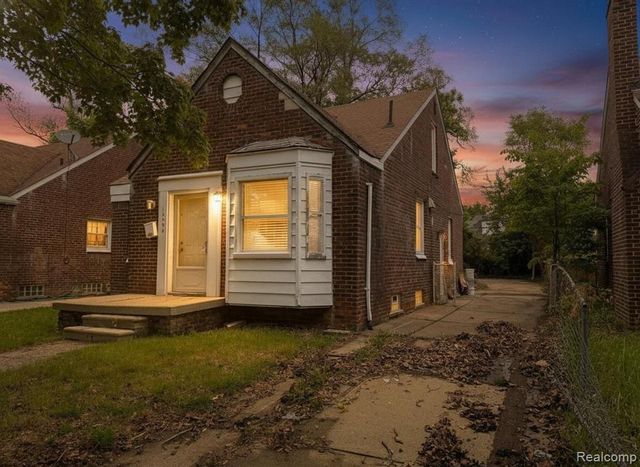 13594 Grandmont Avenue, Detroit, MI 48227