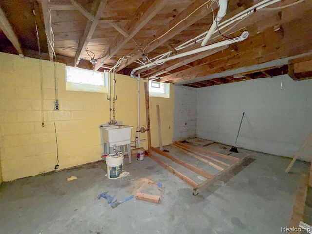13594 Grandmont Avenue, Detroit, MI 48227