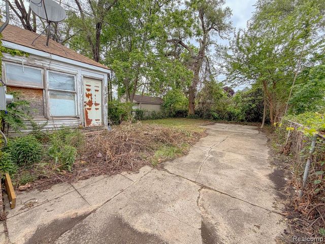 13594 Grandmont Avenue, Detroit, MI 48227