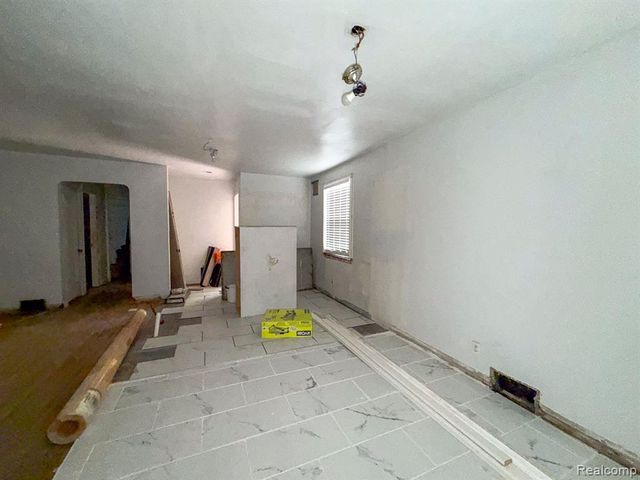13594 Grandmont Avenue, Detroit, MI 48227