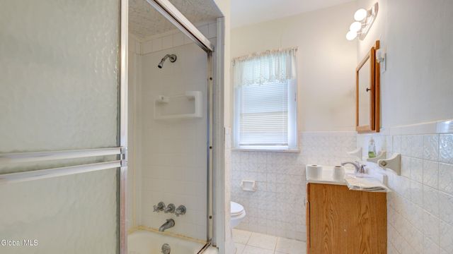 16 N Hollywood Avenue, Gloversville, NY 12078
