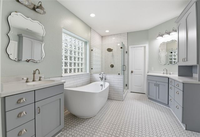 3130 Red Maple Drive, Friendswood, TX 77546