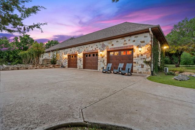 8121 Bluff TRL, Austin, TX 78737