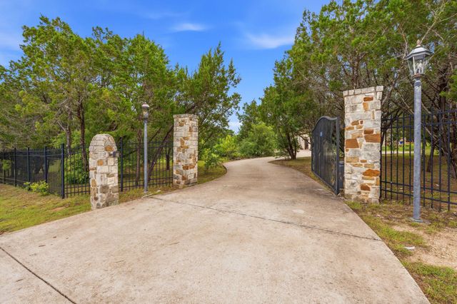 8121 Bluff TRL, Austin, TX 78737