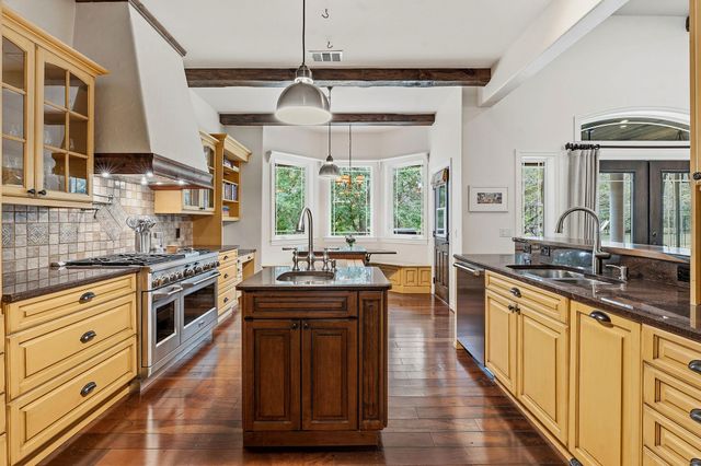 8121 Bluff TRL, Austin, TX 78737