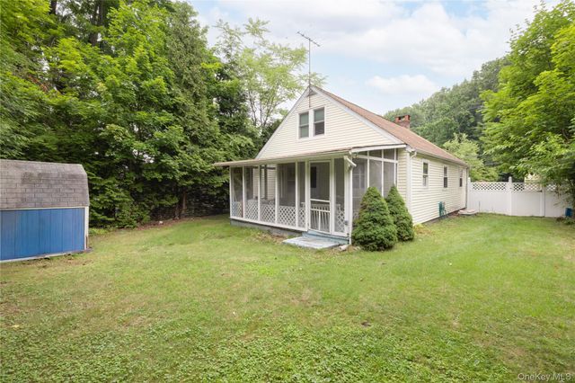 22 W Crooked Hill Road, Pearl River, NY 10965