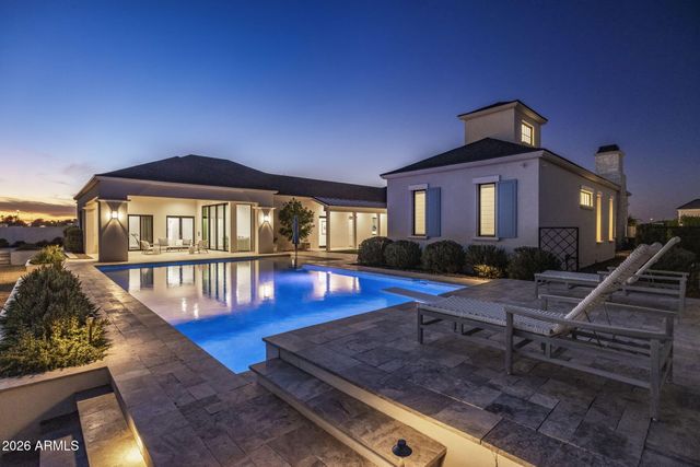 2677 E MAPLEWOOD Street, Gilbert, AZ 85297