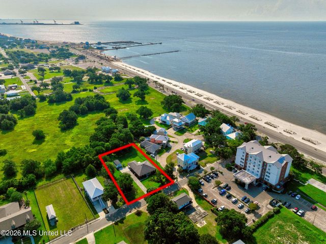 447 Russell Avenue, Long Beach, MS 39560