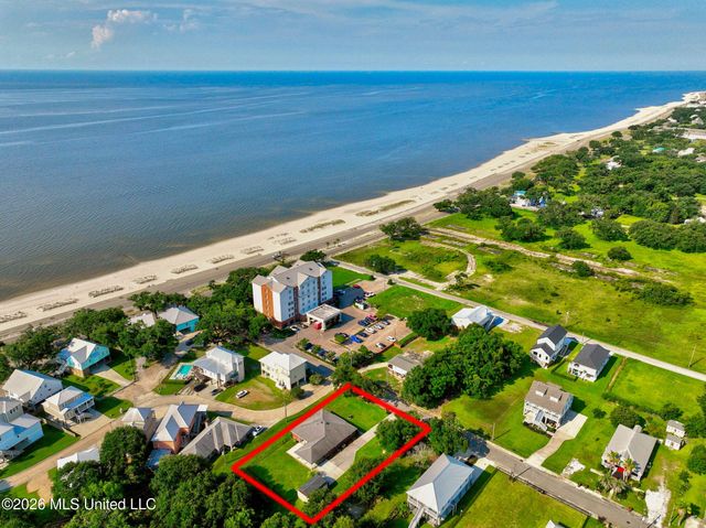 447 Russell Avenue, Long Beach, MS 39560