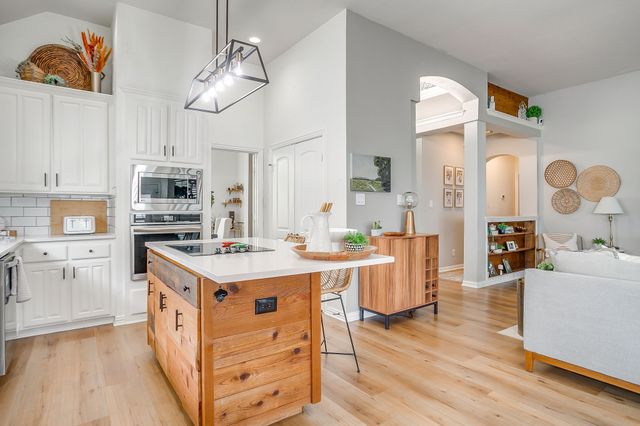 830 Doral Drive, Mansfield, TX 76063