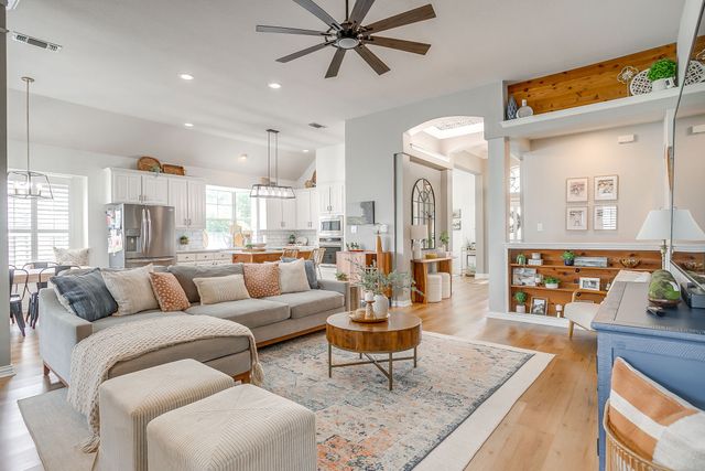 830 Doral Drive, Mansfield, TX 76063