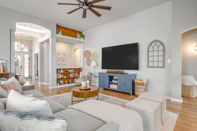 830 Doral Drive, Mansfield, TX 76063