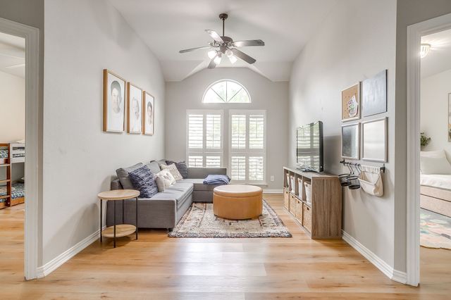 830 Doral Drive, Mansfield, TX 76063