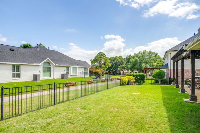 830 Doral Drive, Mansfield, TX 76063