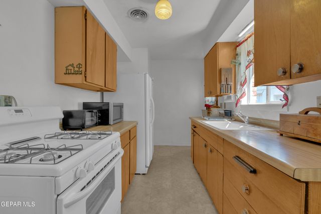 10332 SHOSHONE Street, El Paso, TX 79924