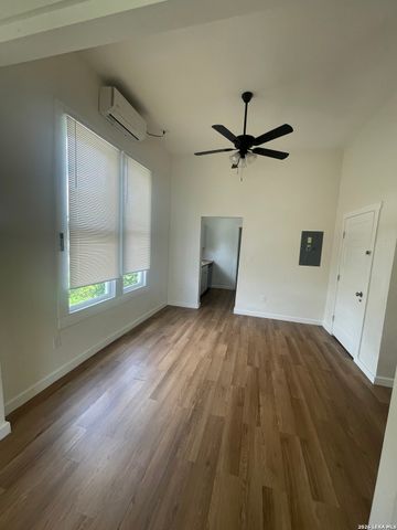 1815 E Houston St Apt 1, San Antonio, TX 78202
