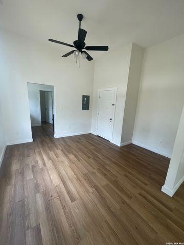 1815 E Houston St Apt 1, San Antonio, TX 78202