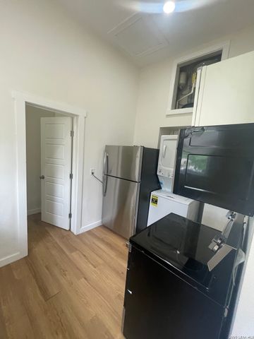 1815 E Houston St Apt 1, San Antonio, TX 78202