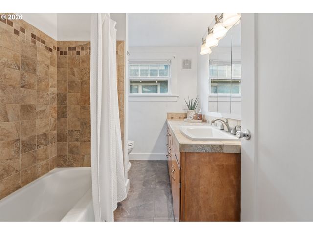 2845 Ne 53RD Ave, Portland, OR 97213