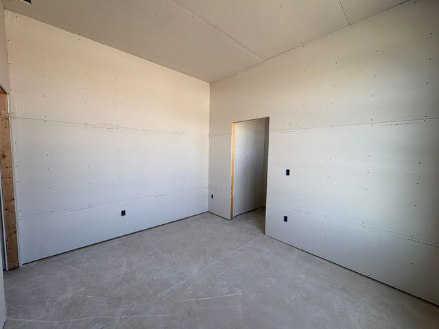 9213 Melissa Ave, Bel Aire, KS 67226