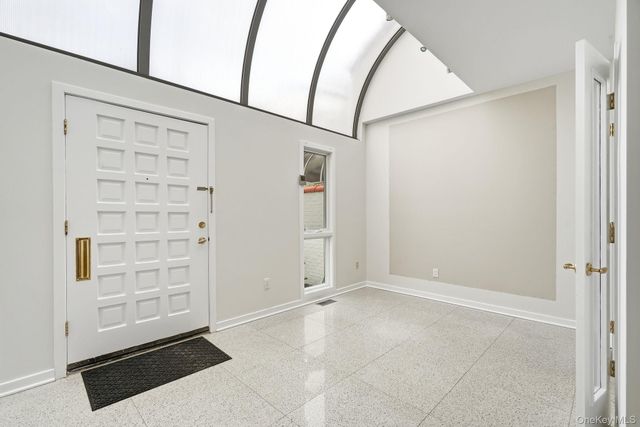 13 Kassel Court, Mamaroneck, NY 10543