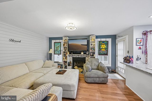 1564 APPLEWOOD CIR, Yardley, PA 19067