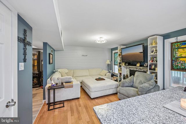 1564 APPLEWOOD CIR, Yardley, PA 19067
