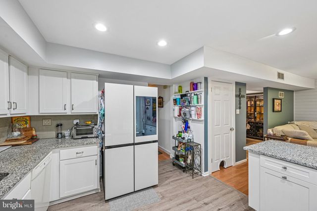 1564 APPLEWOOD CIR, Yardley, PA 19067