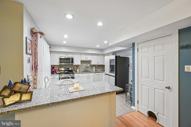 1564 APPLEWOOD CIR, Yardley, PA 19067