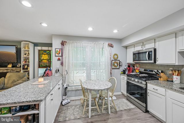 1564 APPLEWOOD CIR, Yardley, PA 19067