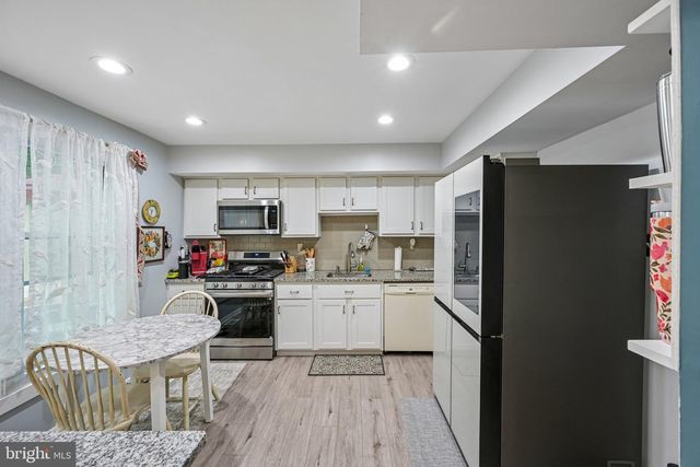 1564 APPLEWOOD CIR, Yardley, PA 19067