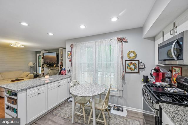 1564 APPLEWOOD CIR, Yardley, PA 19067