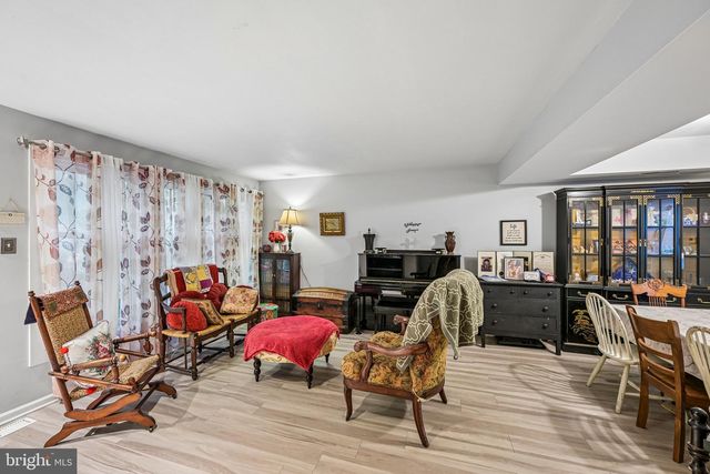 1564 APPLEWOOD CIR, Yardley, PA 19067