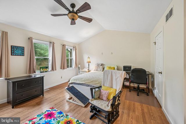 1564 APPLEWOOD CIR, Yardley, PA 19067