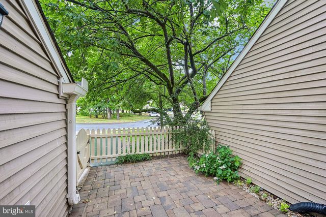 1564 APPLEWOOD CIR, Yardley, PA 19067