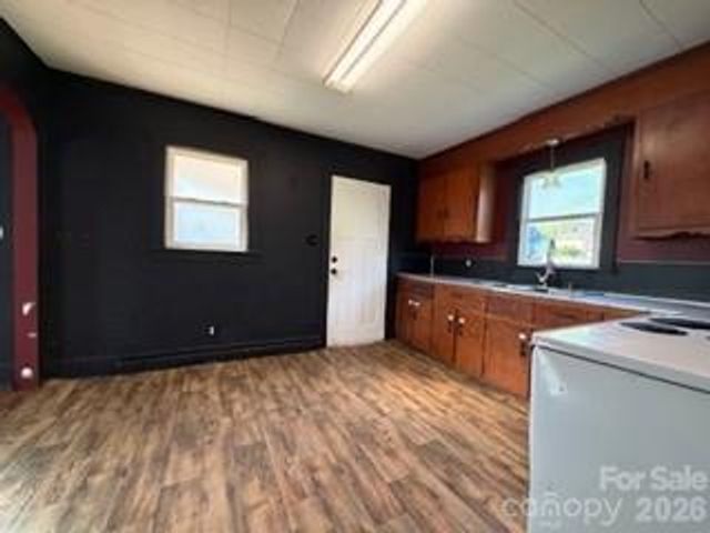 123 Stonewood Road, Elkin, NC 28621
