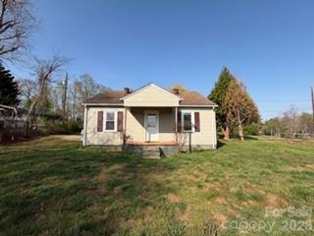123 Stonewood Road, Elkin, NC 28621