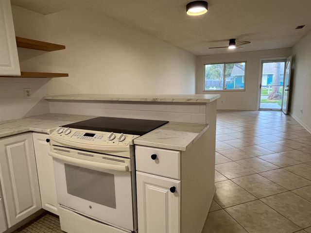 127 Rio Del Mar St B, St Augustine, FL 32080