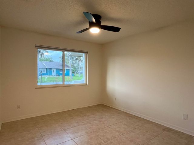 127 Rio Del Mar St B, St Augustine, FL 32080