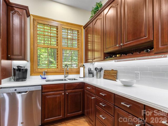 266 Sunset Point Road B2, Burnsville, NC 28714