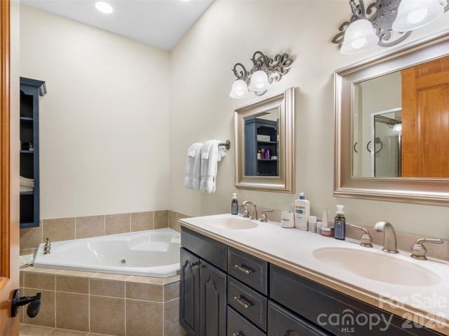 266 Sunset Point Road B2, Burnsville, NC 28714