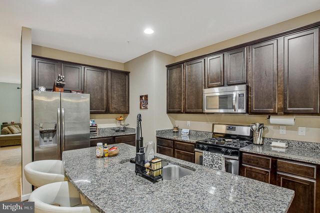 8210 WHITE STAR XING, Pasadena, MD 21122
