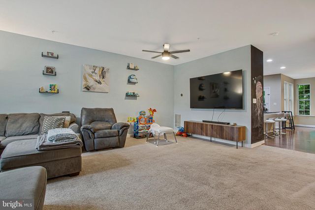 8210 WHITE STAR XING, Pasadena, MD 21122