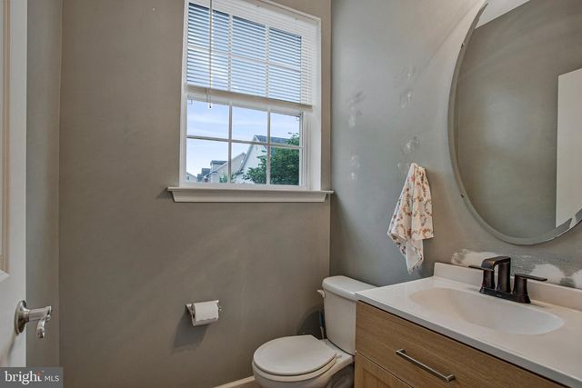 8210 WHITE STAR XING, Pasadena, MD 21122