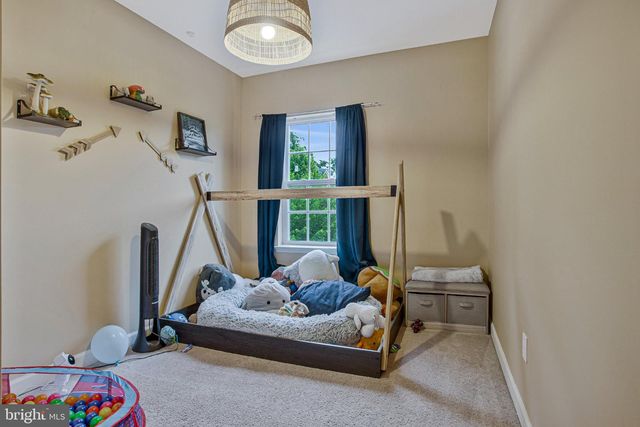 8210 WHITE STAR XING, Pasadena, MD 21122