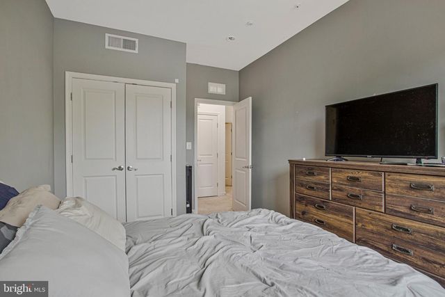 8210 WHITE STAR XING, Pasadena, MD 21122